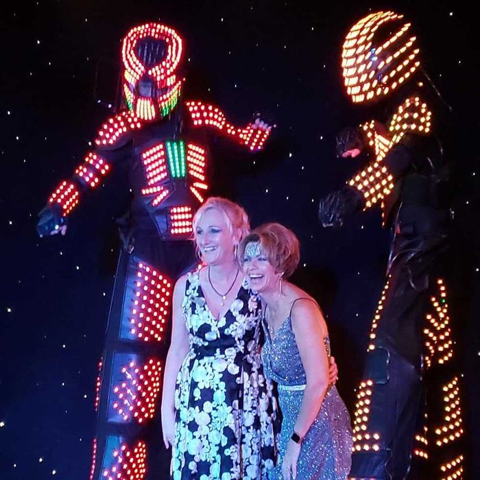 Robot LED cu Lasere pe Picioroange - Show Garantat Evenimente Party