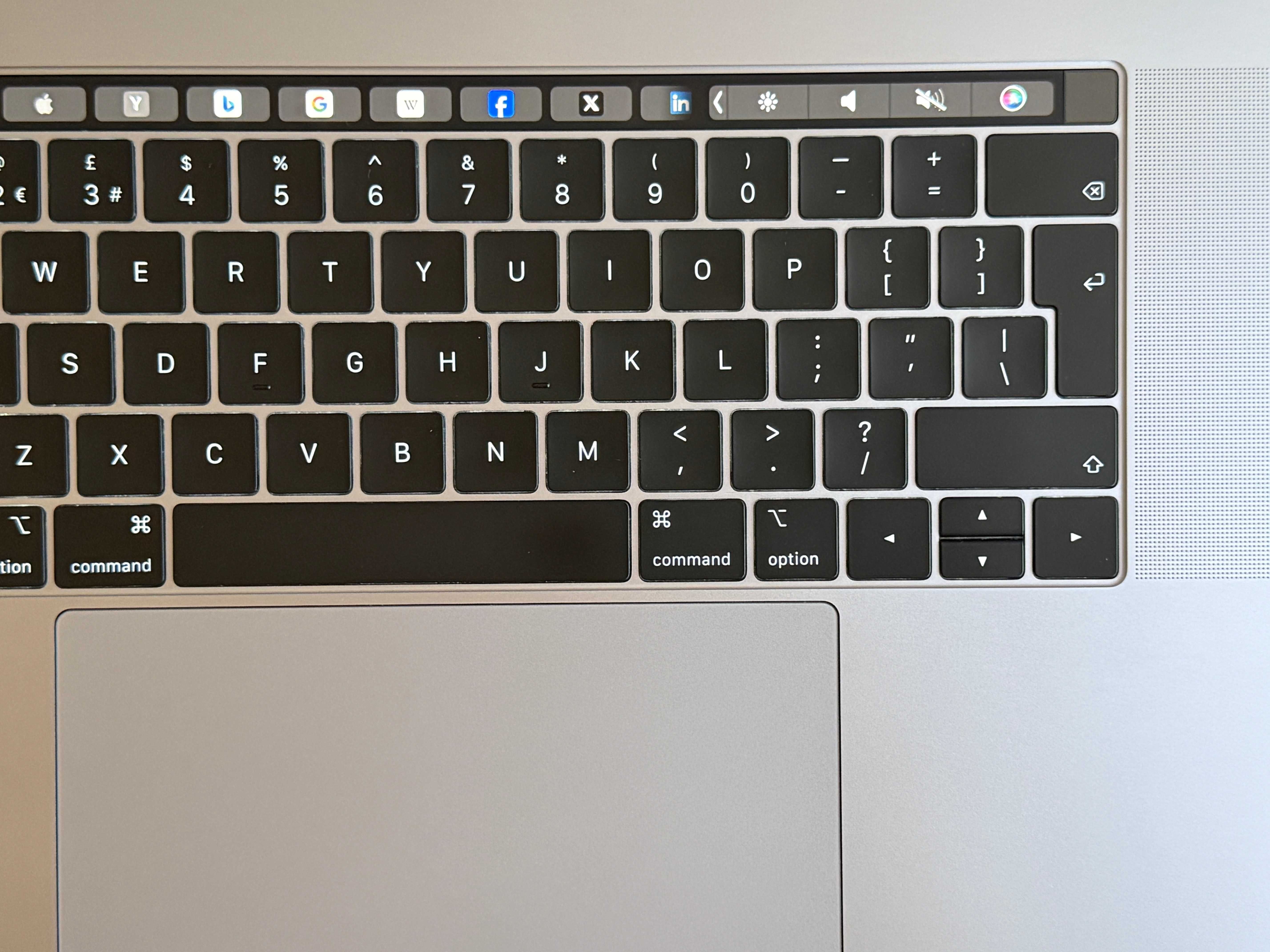 MacBook Pro 15`Core i9-8950HK/32GB RAM/512GB SSD/AMD Pro 555X/Бат 10ч