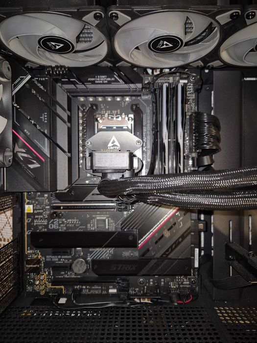 Placa de baza ASUS ROG STRIX B650E-F GAMING WIFI  Socket AM5