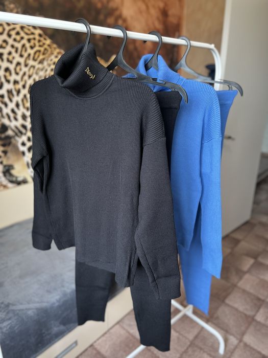 Продам женские трикотажные костюмы