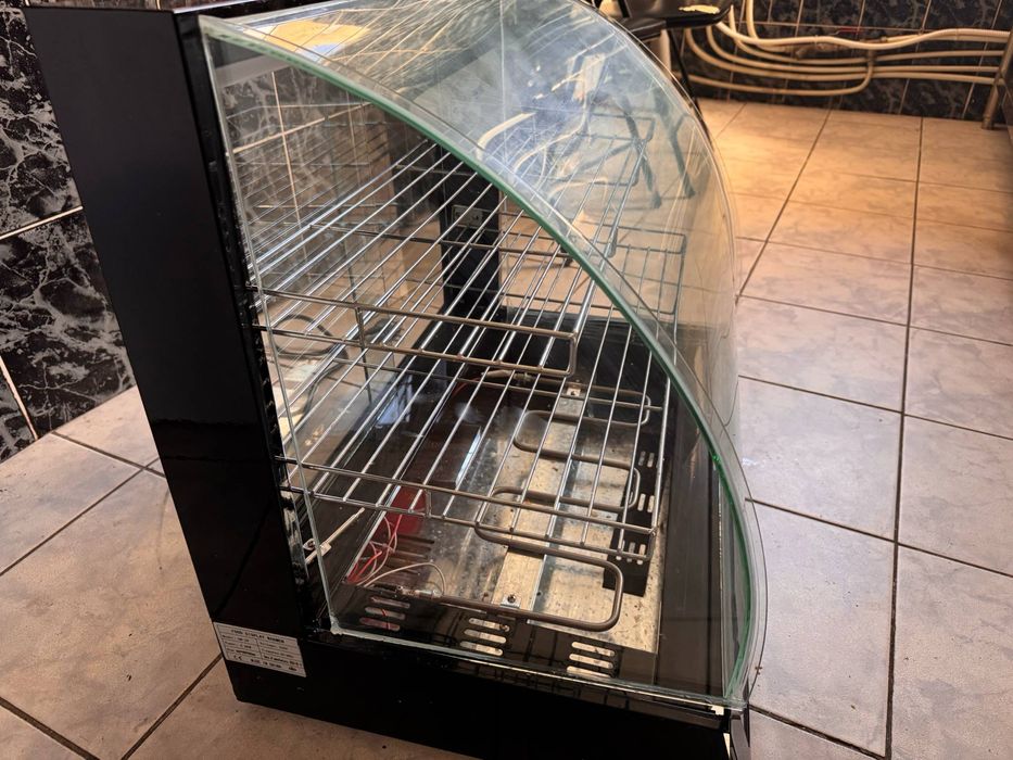 Vitrină caldă Pie Warmer – ideală pentru patiserii și cafenele