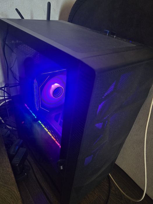 PC Gaming AMD 5 7600 / 32 GB RAM/ Sapphire AMD RX 9060 XT 16 GB