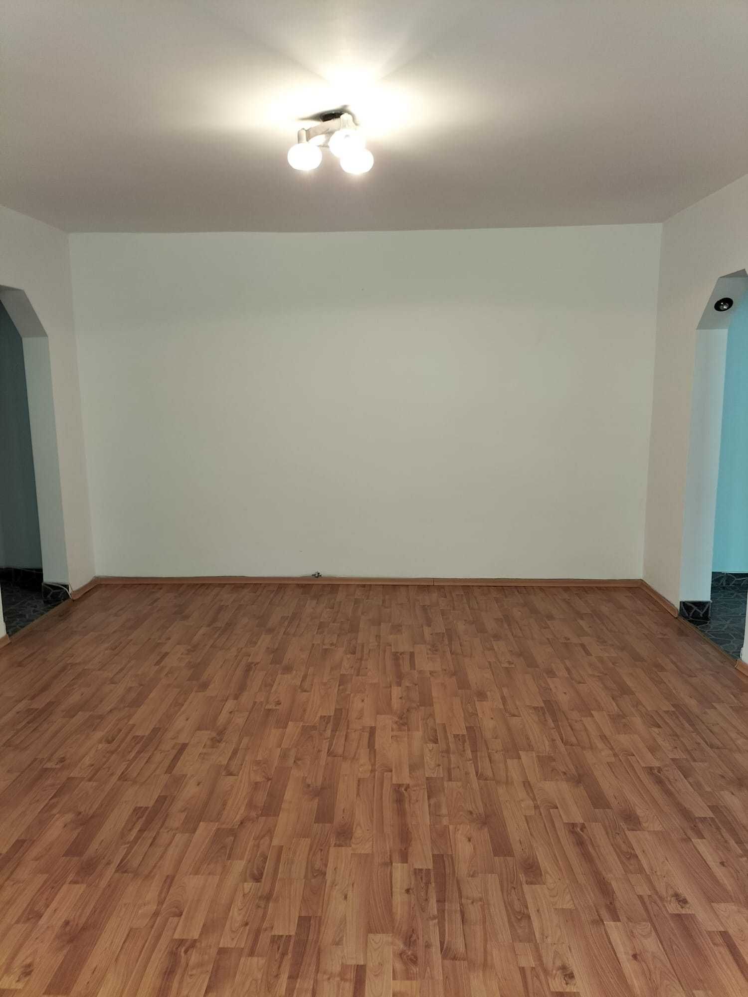 Vand apartament 2 camere semidecomandat