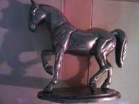 Cal vintage mare din bronz turnat alama Anglia