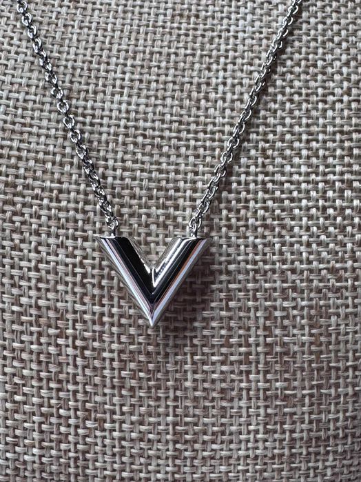 Louis Vuitton оригинално колие