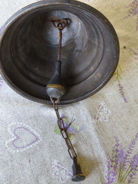 Бронзова камбана