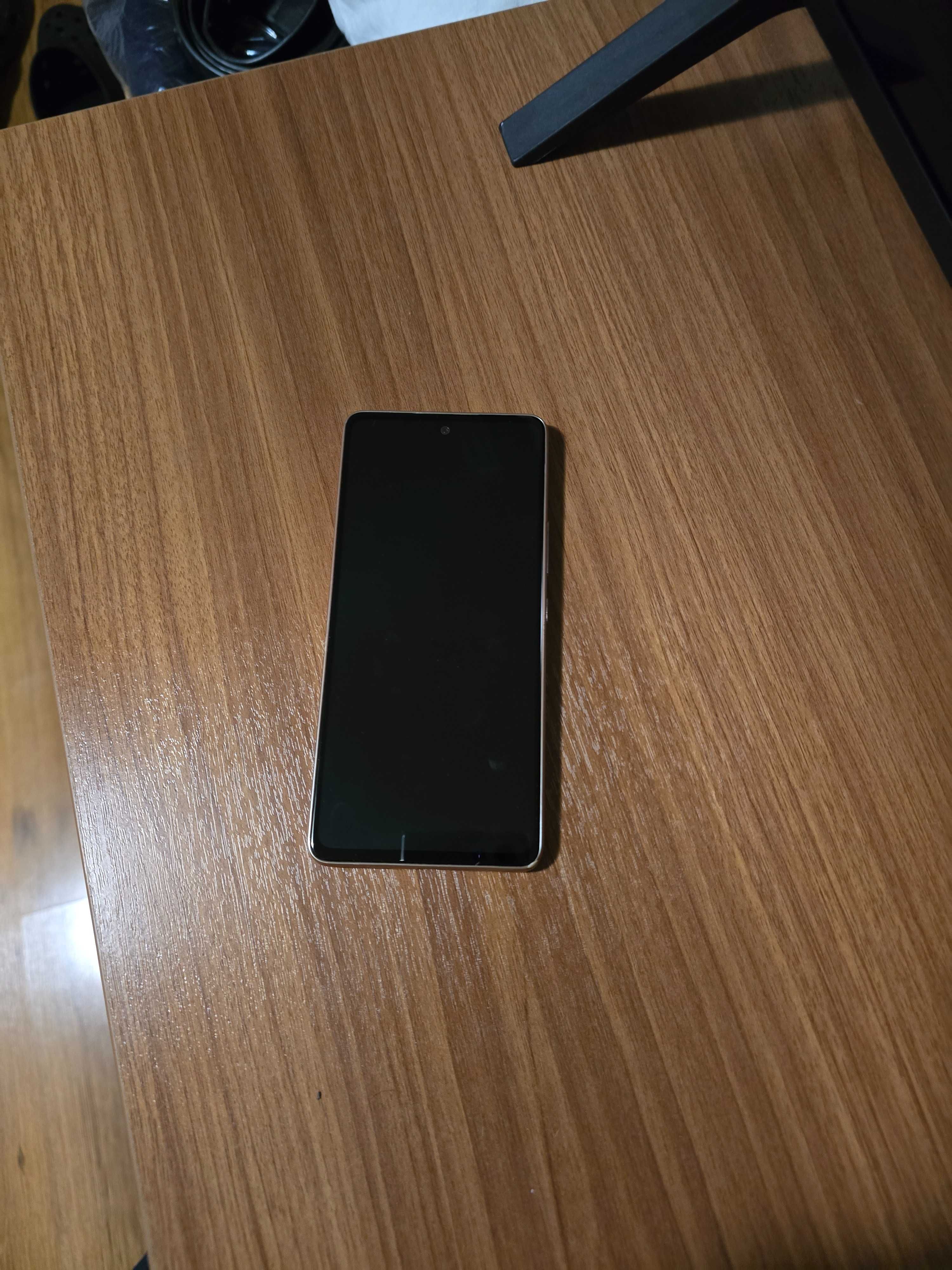 Продавам Samsung A53