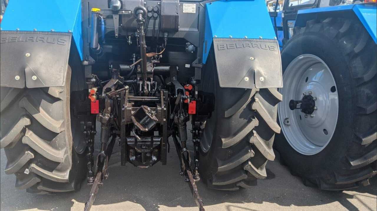 Traktor Belarus 1221.3 nasiya savdoga beriladi