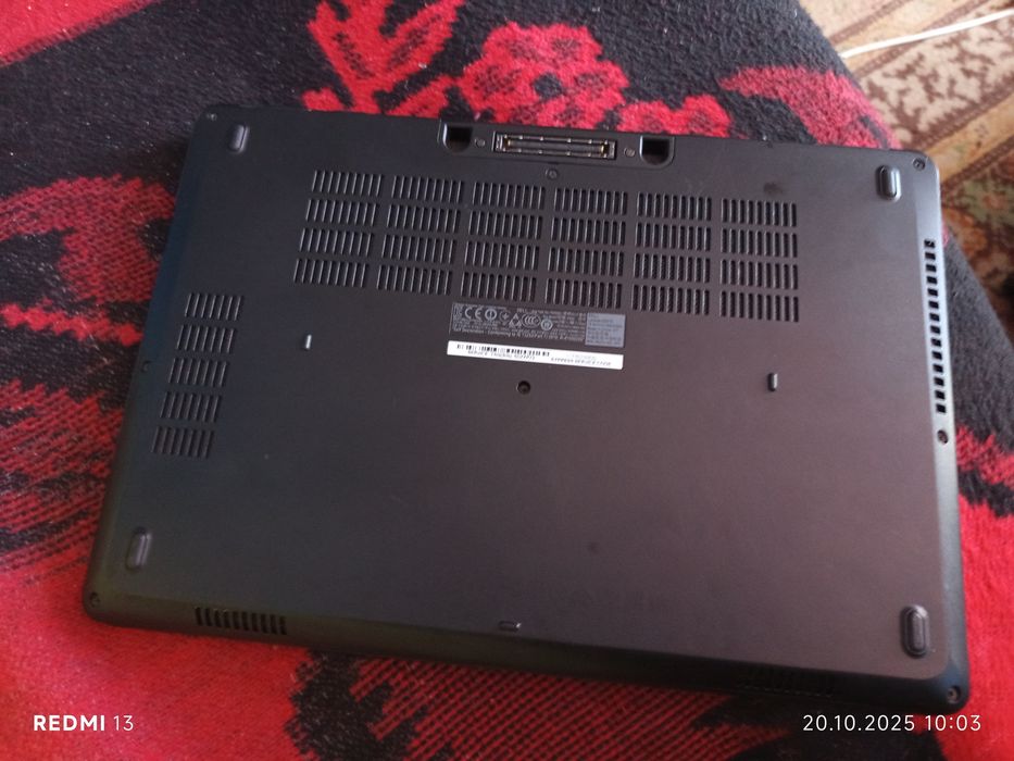 Vând laptop marca Dell