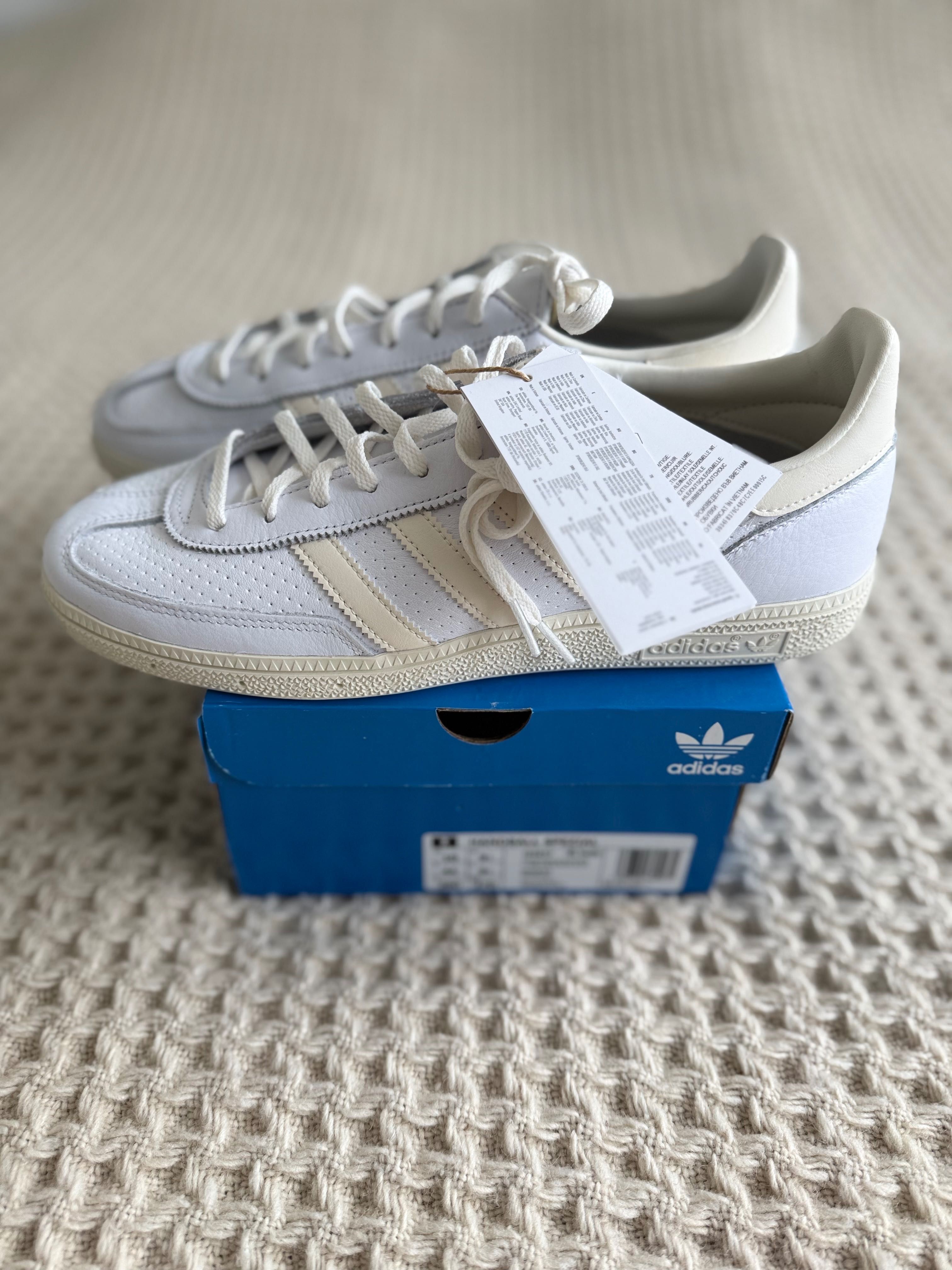 РЕЗЕРВИРАНИ !Adidas-много красив, ТОП модел, ест.кожа !