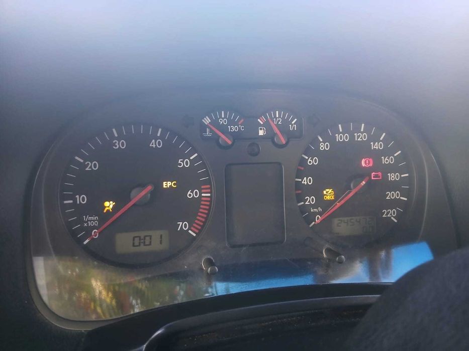 Volkswagen Golf 4 – 1.4 benzină, 2001 – stare tehnică bună