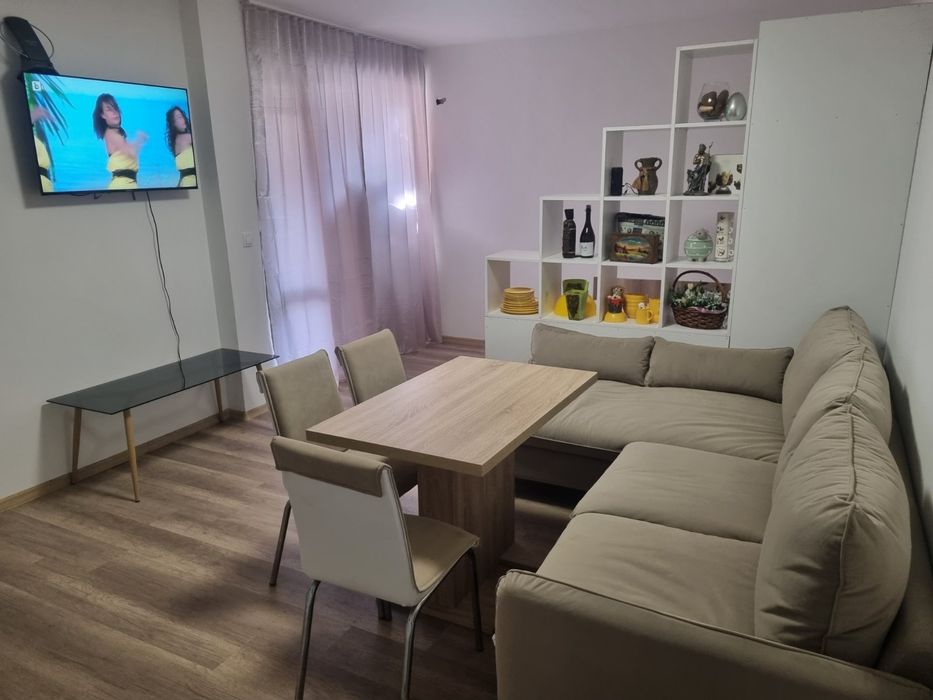 Дава се под наем Двустаен апартамент в Пловдив, Център - 68 кв.м за 469.2 € - Снимка #1