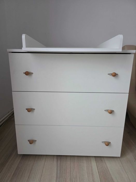 Masa infasat bebe cu sertare