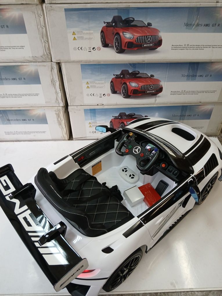 Акумулаторна кола Mercedes GT3 с меки гуми ,кожена седалка ,12V