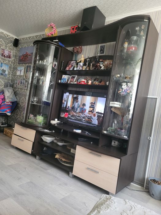 Продам стенку в гостинную