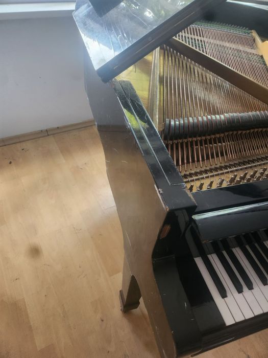 Петроф роял кабинетен роял