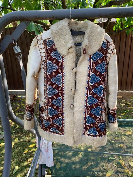 Blana costum national