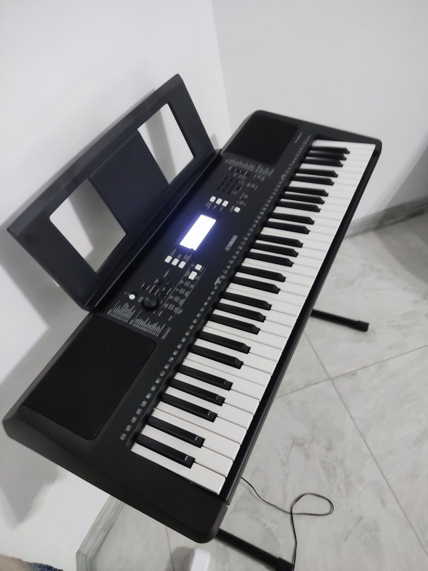 Orga Yamaha PSR E373