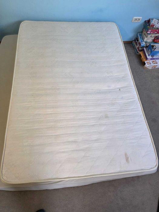 Vând saltea 200x140x20
