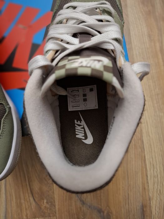 Vând adidași originali noi