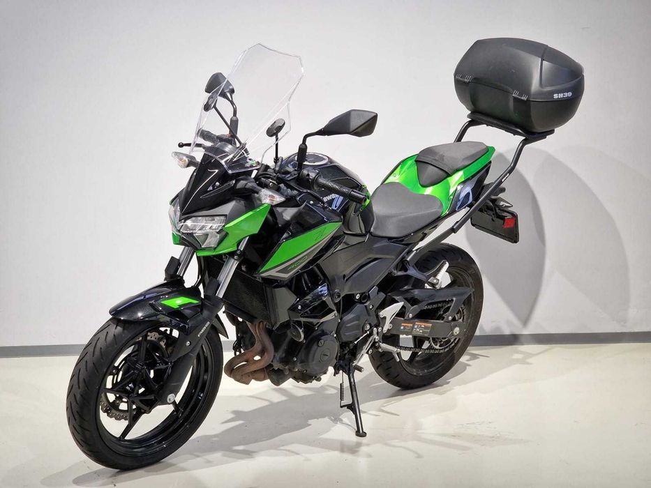 Motocicleta Kawasaki Z 400 2022