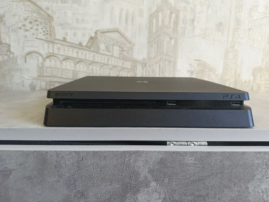 PS4 SLIM | 1 тб + 3 диска + 2 геймпада