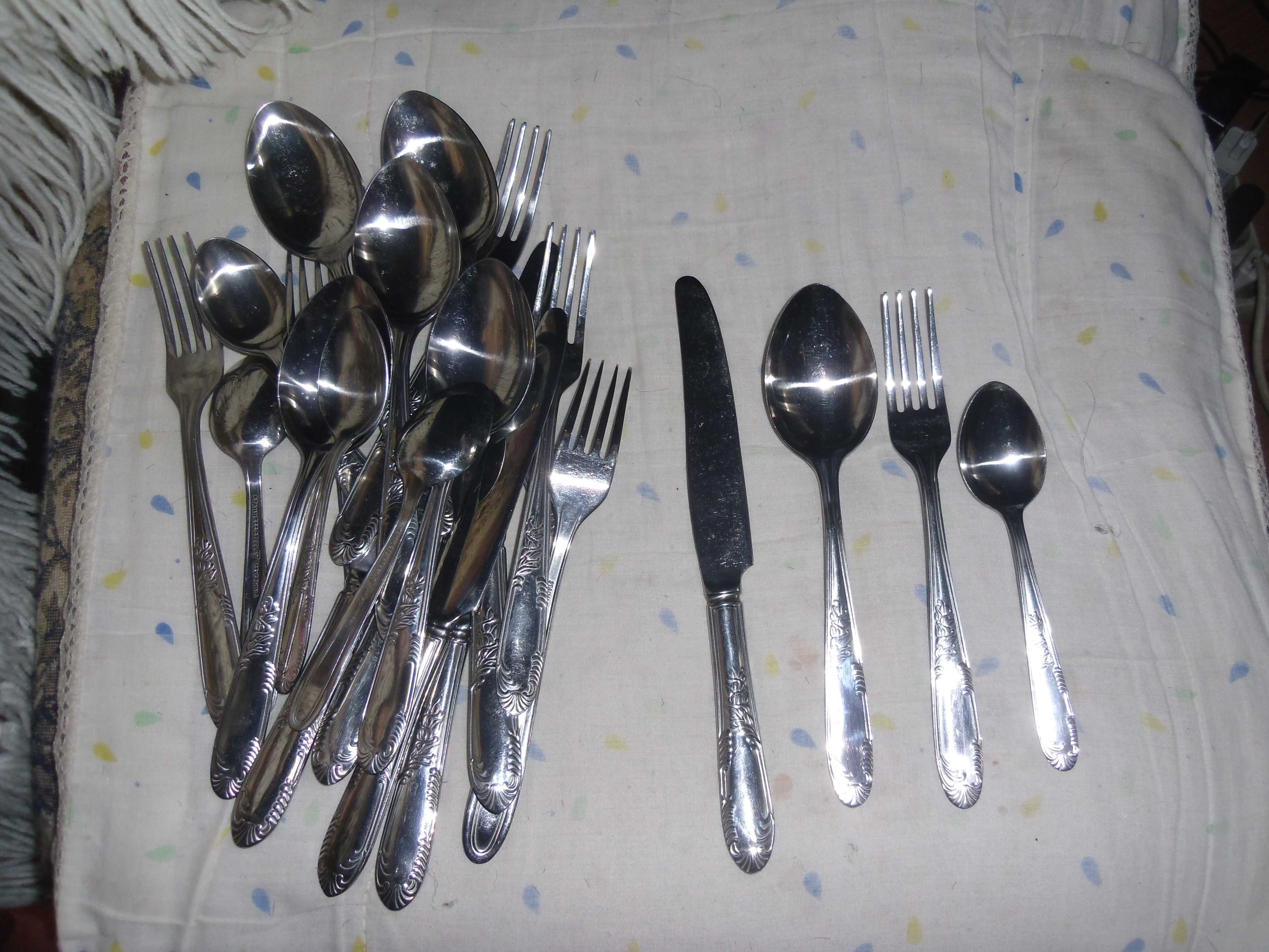 Set tacamuti inox, vechi dar nefolosit