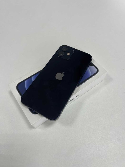 Продавам Iphone 12