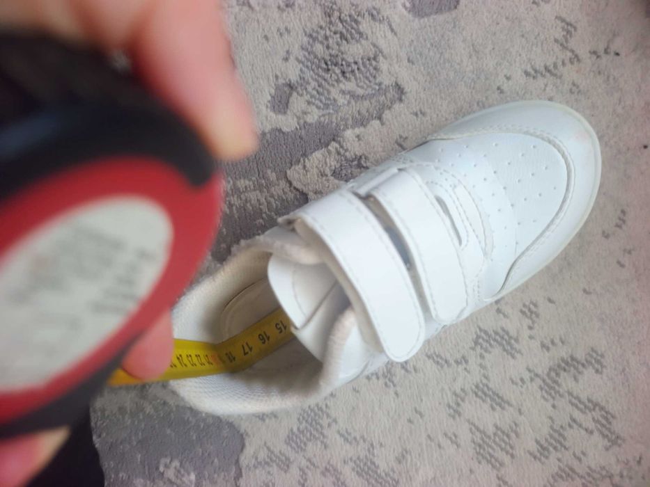 Ghete fete mărimea 28 , adidași bonus