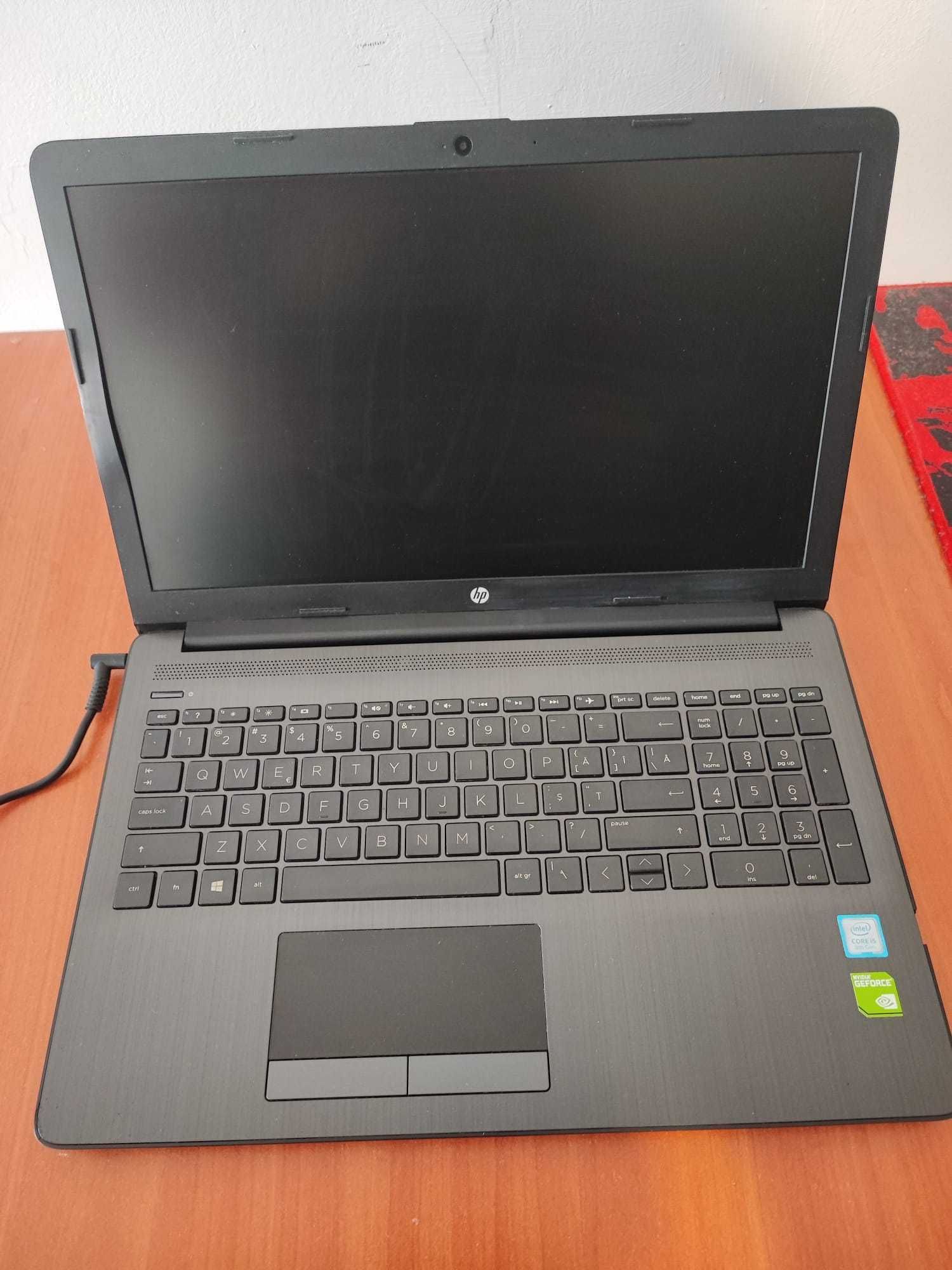 Laptop HP 15 (i5-8250U, 8 GB Ram, MX 130 4GB, SSD + HDD,Windows 11)