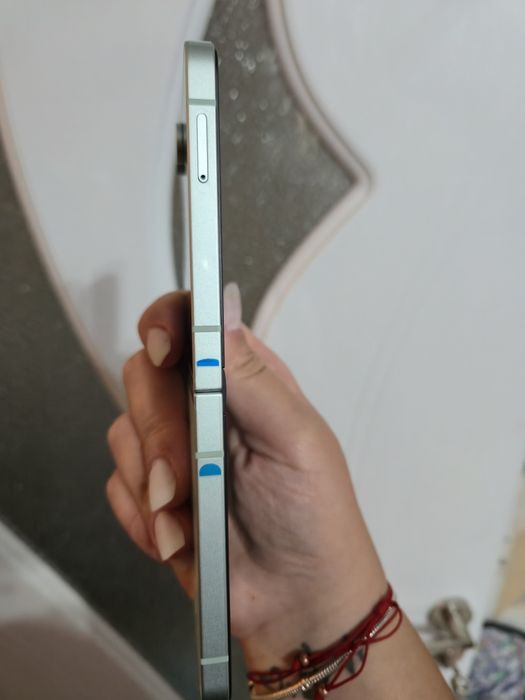 Samsung Galaxy Z Flip6 КАТО НОВ