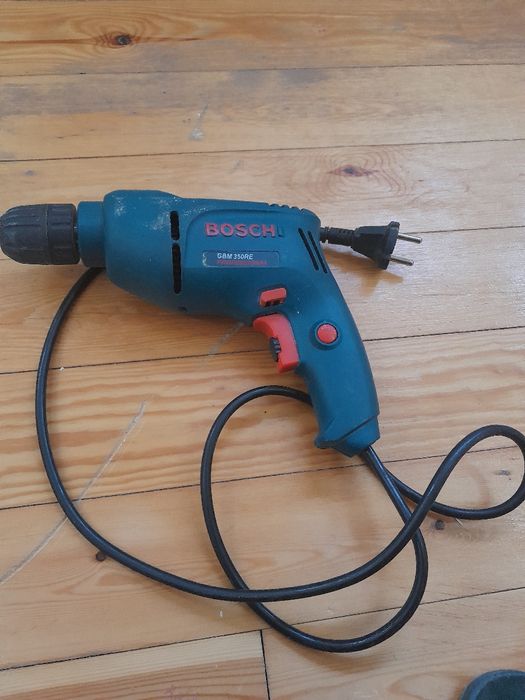 Продам шуруповерт б.у..не рабочий