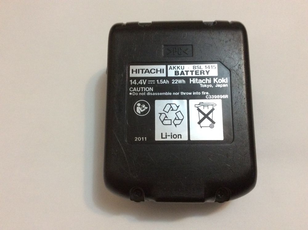 Baterie autofiletanta Hitachi 14,4 V 1,5 A stare excelenta,Tokio Japan