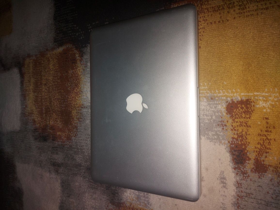 MacBook Pro anul 2010