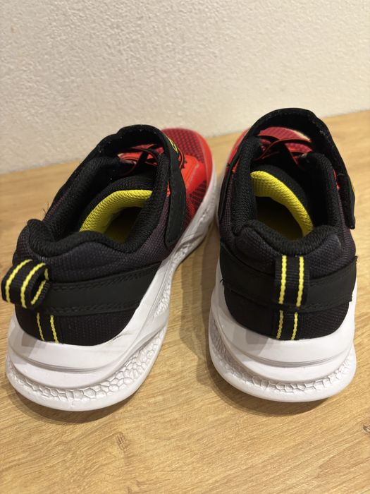 Adidasi Schekers marime 33