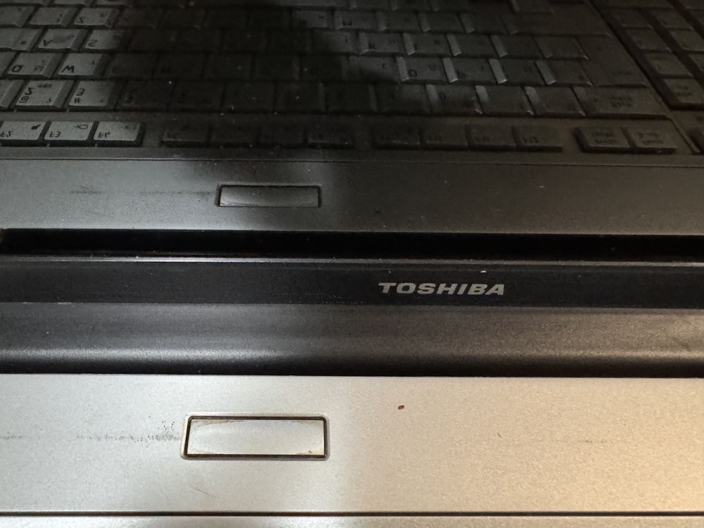 лаптоп Toshiba