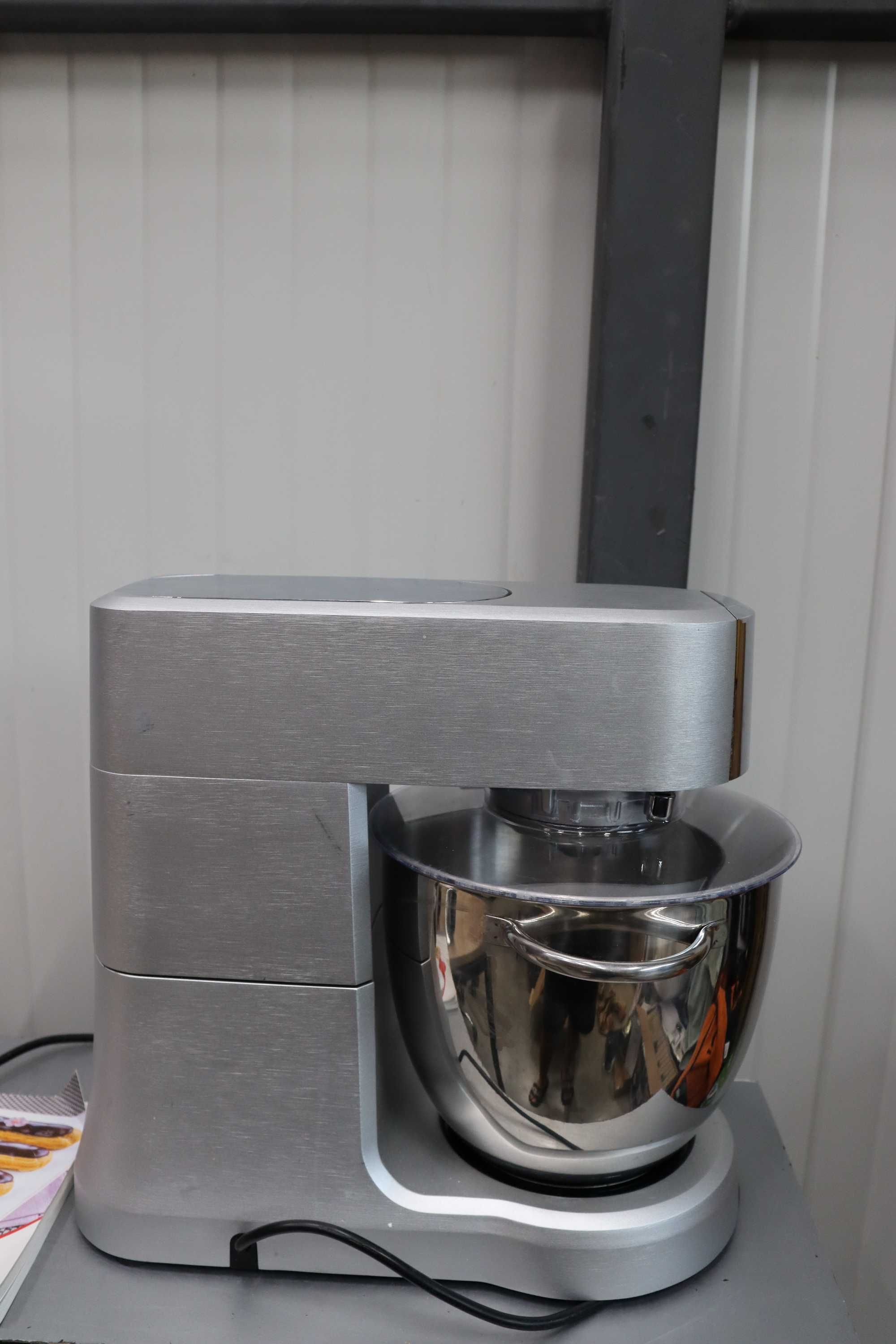 Moulinex Masterchef QA810D Планетарен миксер, 6,7L ,1500W, 8 скорости