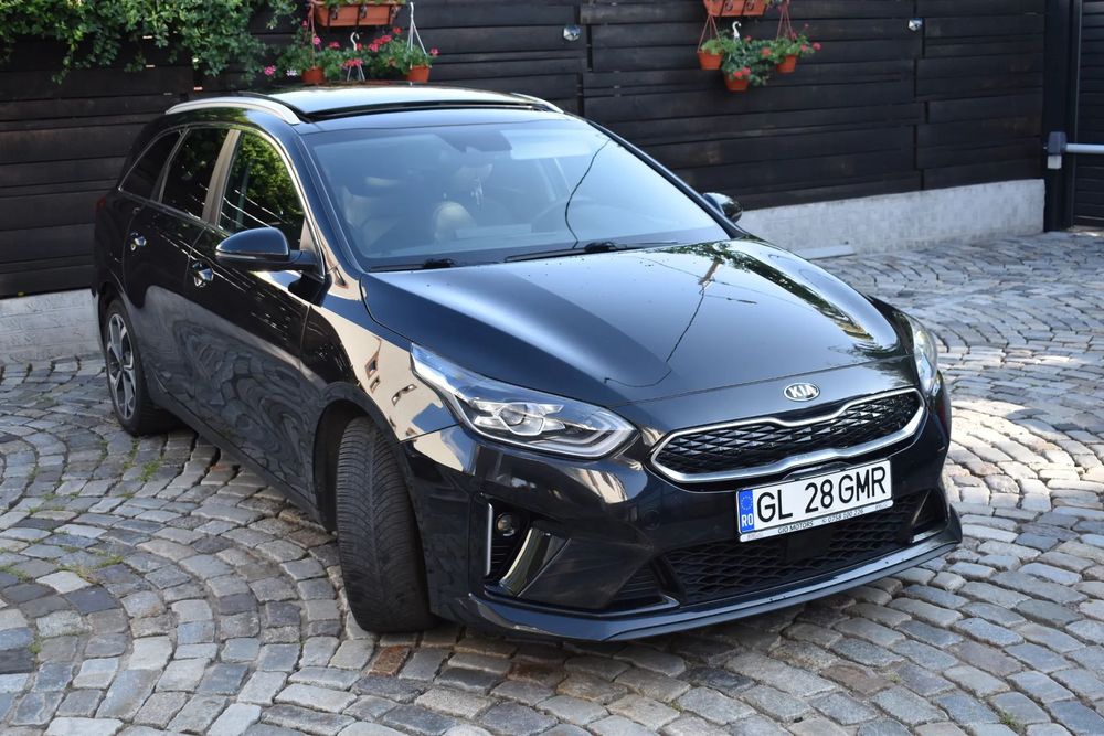 Kia Ceed Este inmatriculata si are carte de identitate