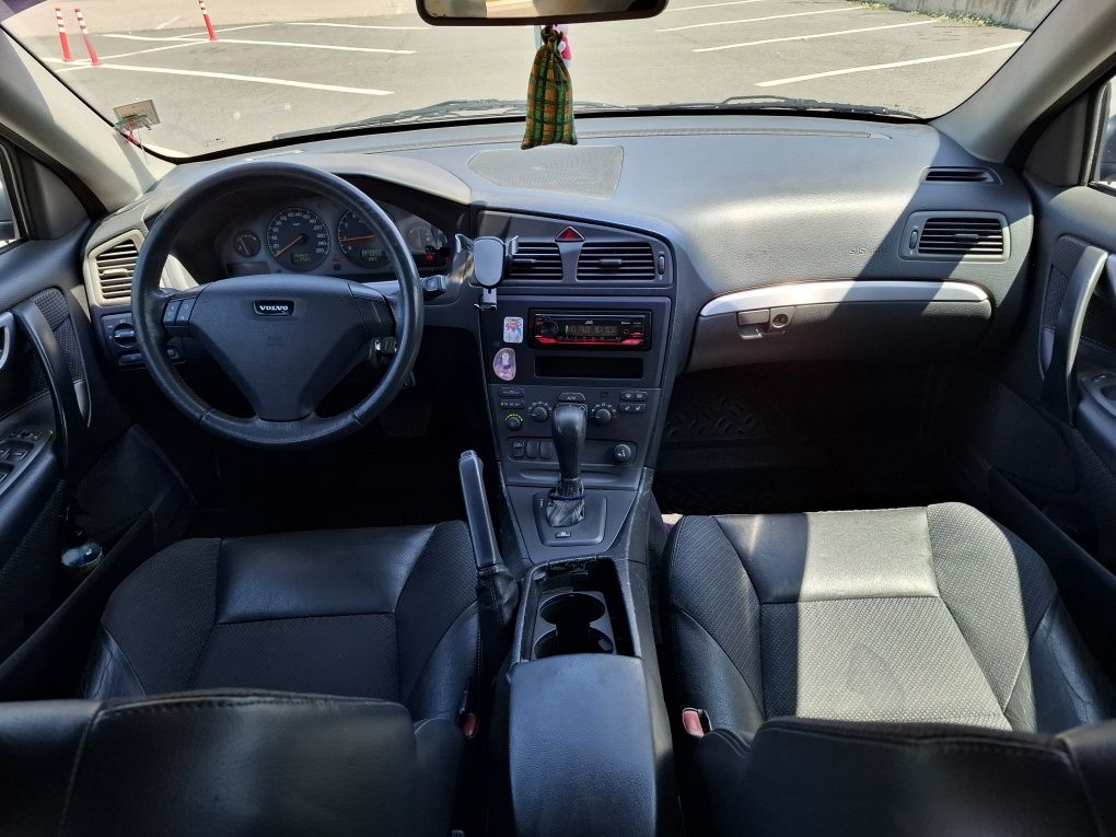 Volvo s 60 2.4 benzi a 200cp awd