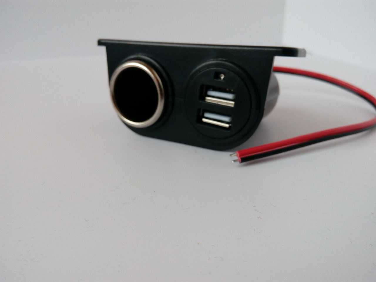 Блок гнездо прикуривателя + 2 usb