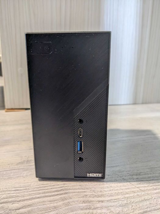 Asrock Deskmini b760 Intel i5 13500 16 GB Ram Kingston NVME 500 GB