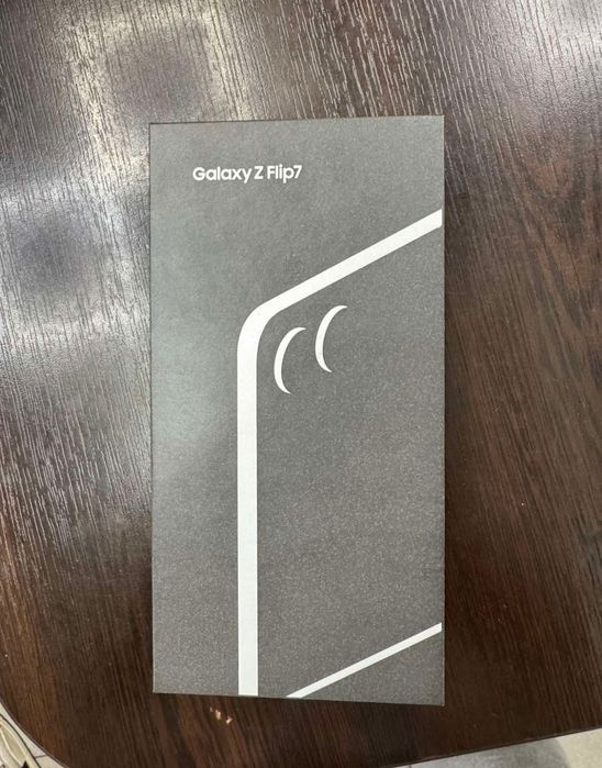 Samsung телефон чисто нов