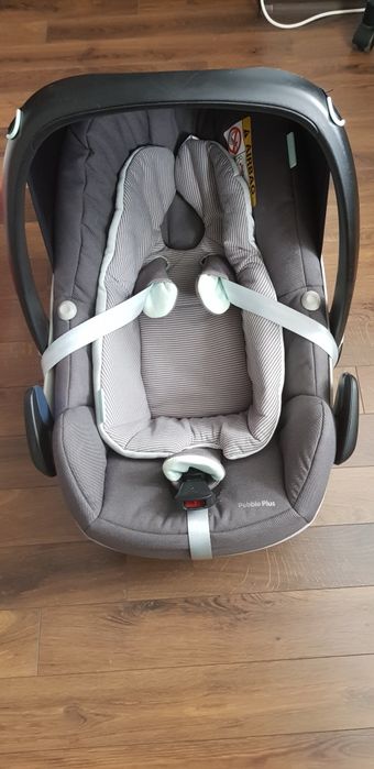 Scoica maxi cosi pebble plus cu insertie nou nascut