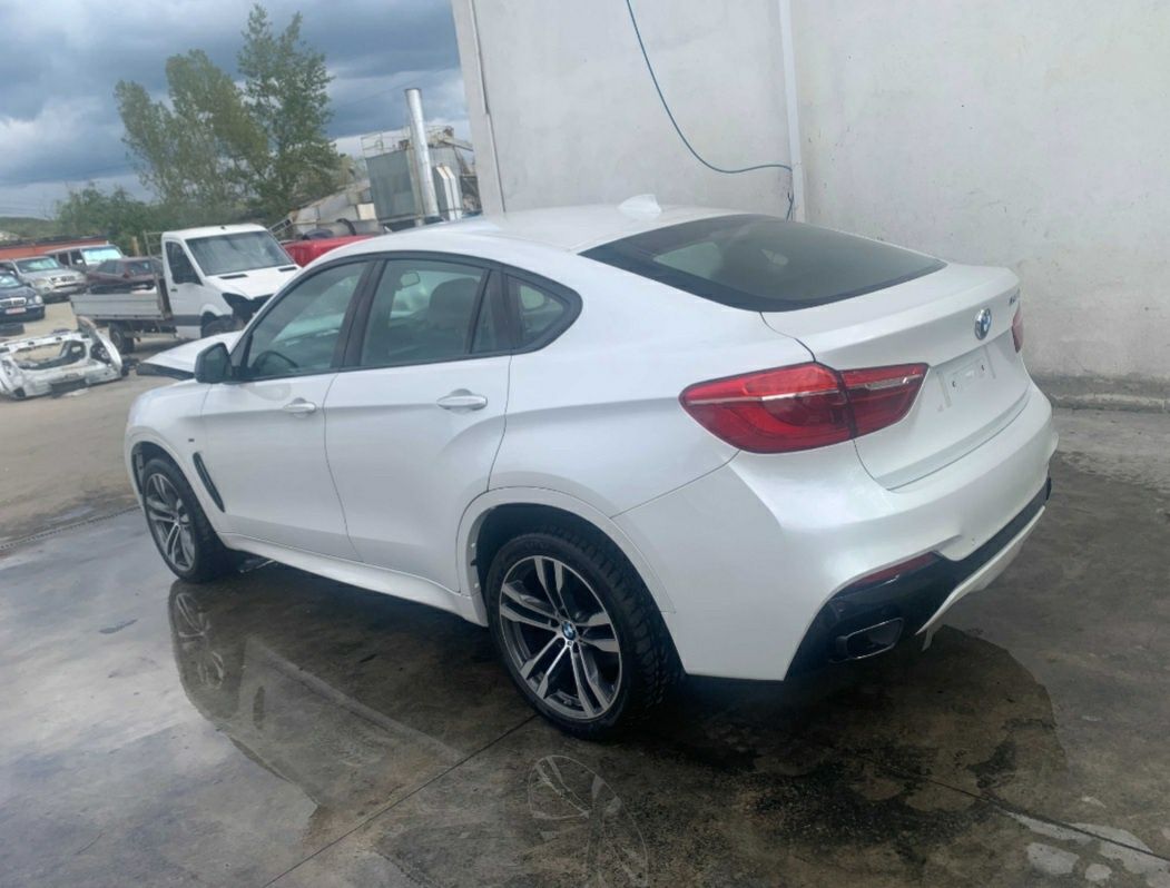 Dezmembrez BMW x6 f16 5.0D 381 cp