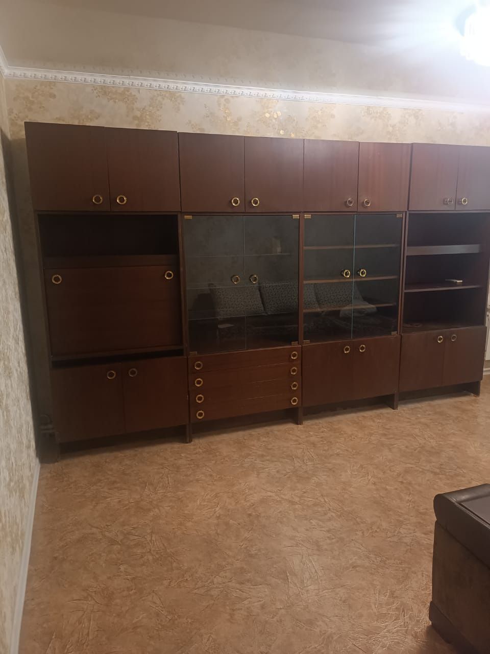 Продам стенку-шкаф-сервант