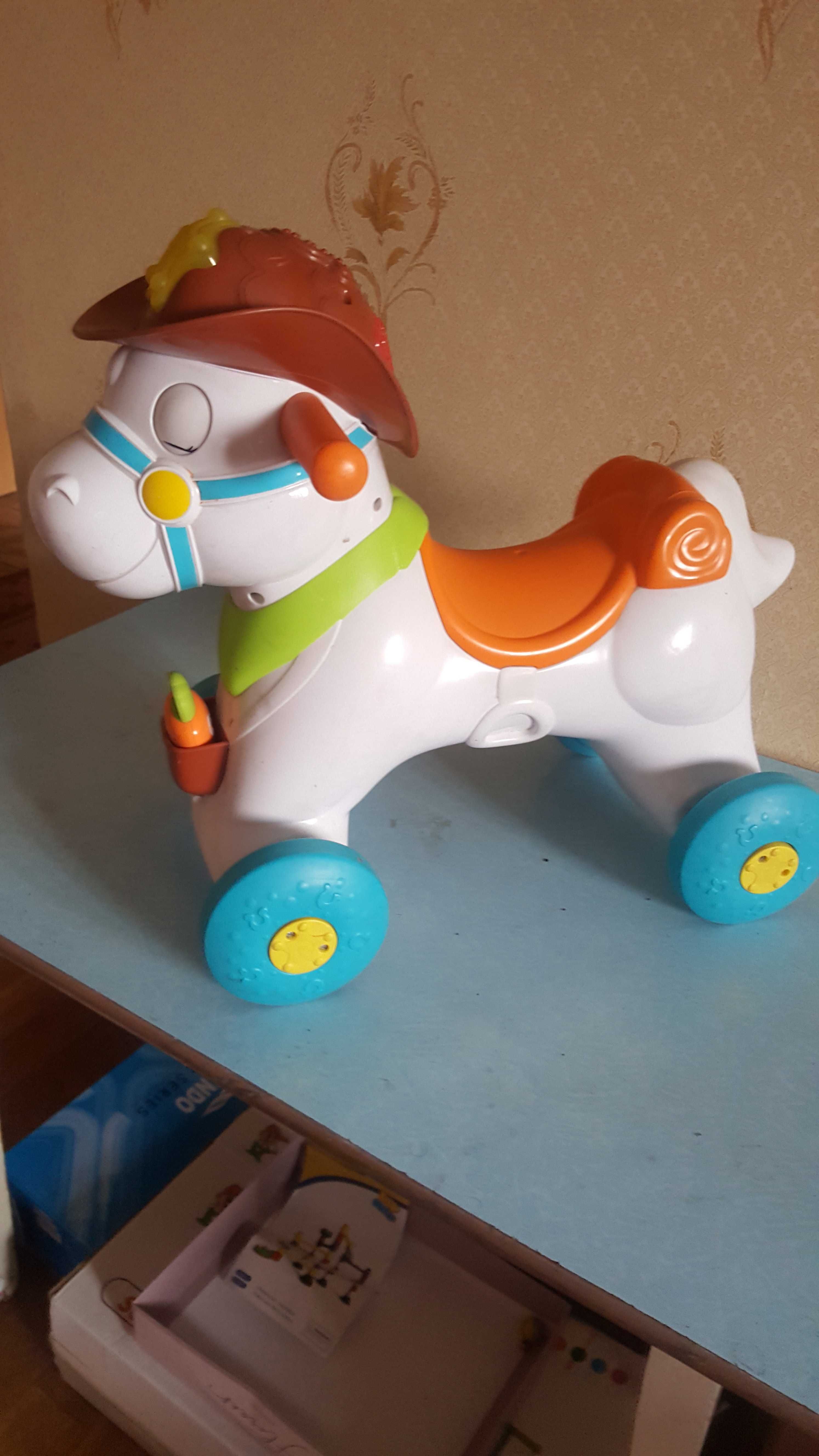 Каталка Chicco "Лошадка Baby Rodeo" 12м+