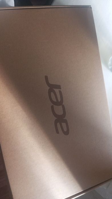 Ноутбук 220 000 . Коробка и все документы имеются