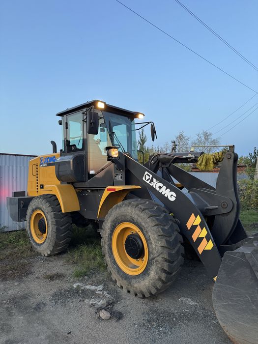 Услуги 2 кубового погрузчика