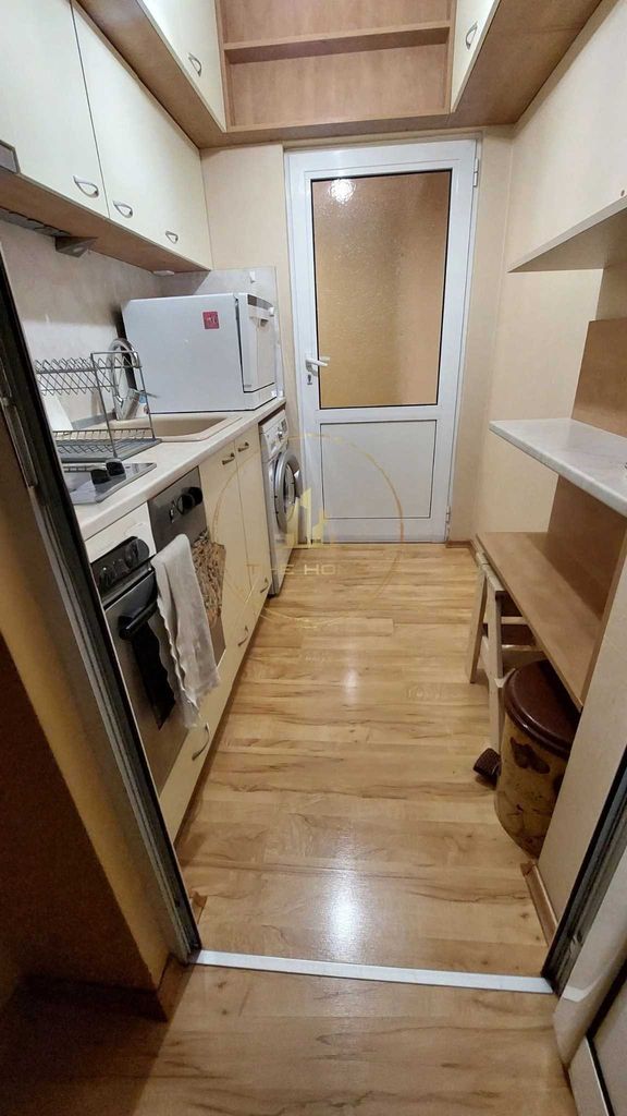 Дава се под наем Тристаен апартамент в Варна, Бриз - 77 кв.м за 500 € - Снимка #6