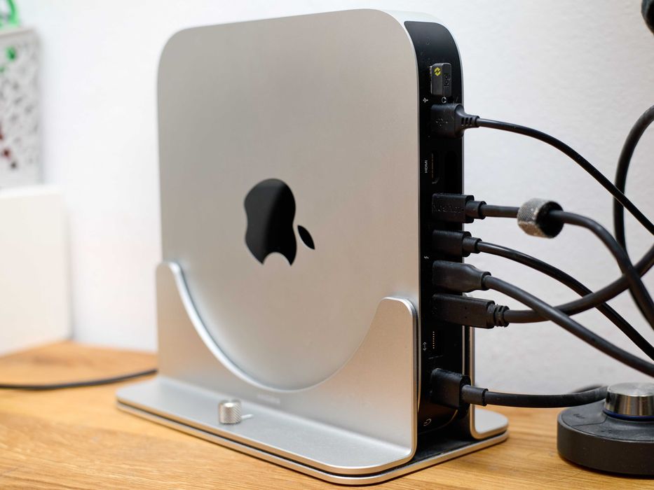 Mac Mini M2 Pro + stand vertical